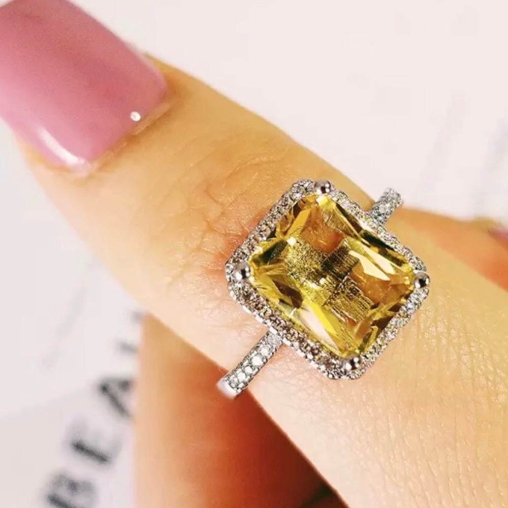 ✨✨Citrine Lab Engagement Ring✨✨